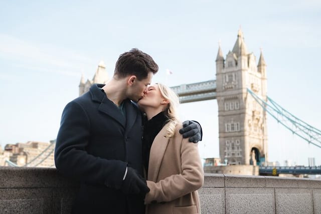 London Romantic Couples Photoshoot - Photo 1 of 5